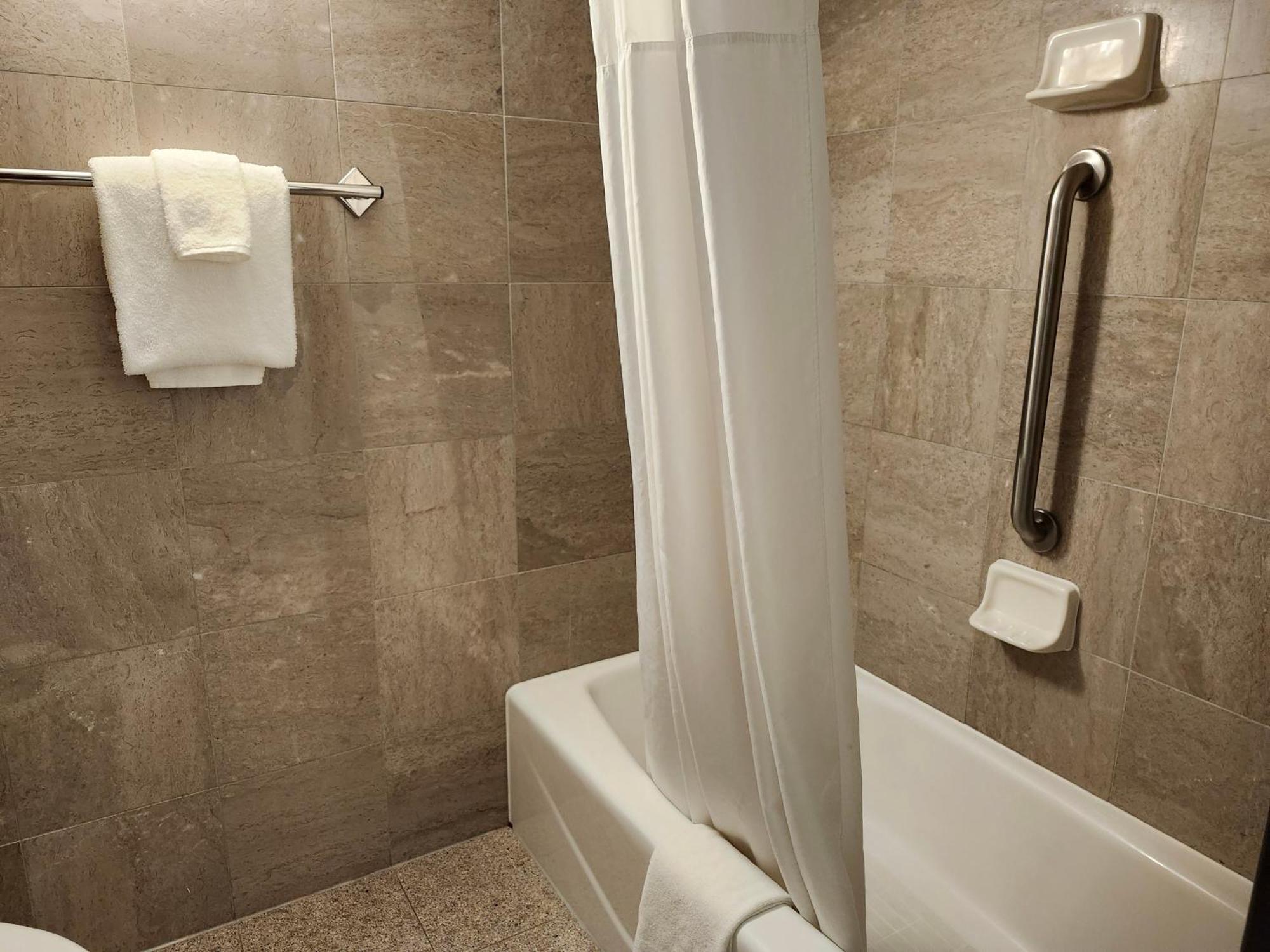 Heritage Inn & Suites St Louis Fenton, Trademark By Wyndham Esterno foto