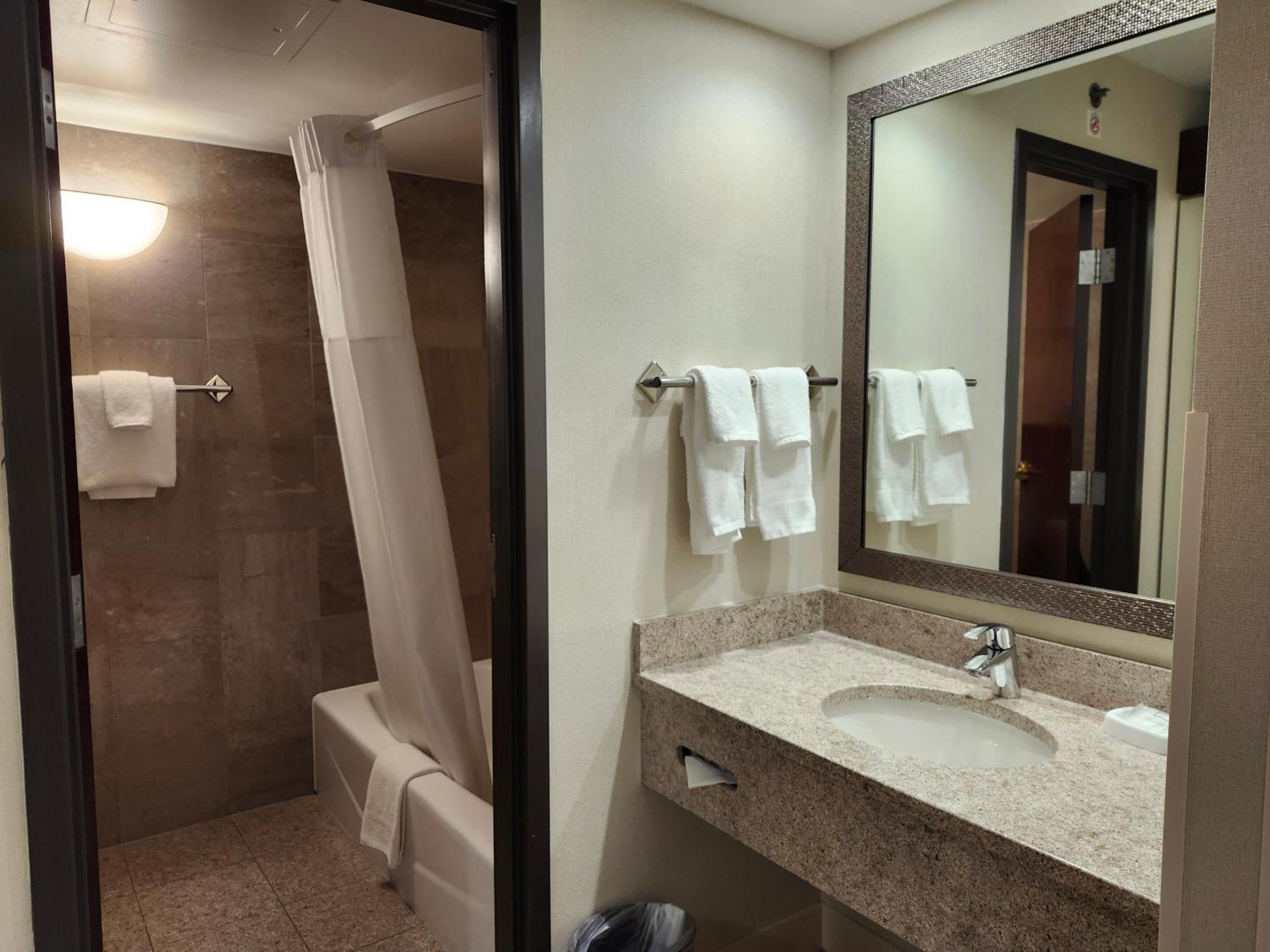 Heritage Inn & Suites St Louis Fenton, Trademark By Wyndham Esterno foto