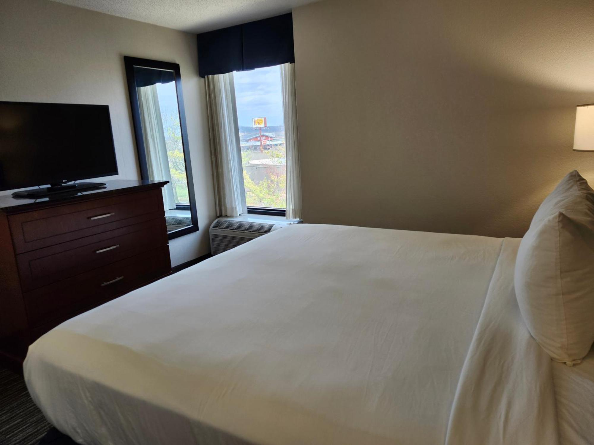 Heritage Inn & Suites St Louis Fenton, Trademark By Wyndham Esterno foto