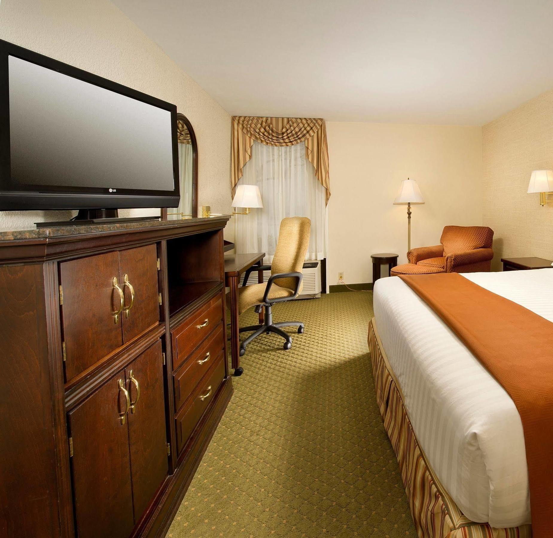 Heritage Inn & Suites St Louis Fenton, Trademark By Wyndham Esterno foto
